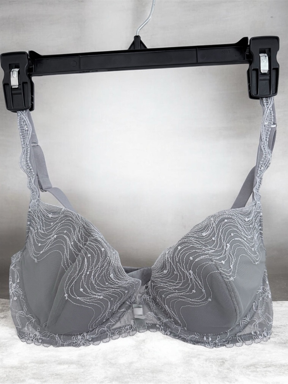 Wacoal Gray Lace Underwire Bra with Embroidered Wave and Rhinestone Detail NWOT